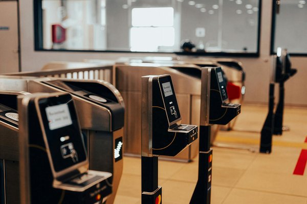 Comment découvrir les traditions de l'artisanat en Ouzbékistan : visites et ateliers ?